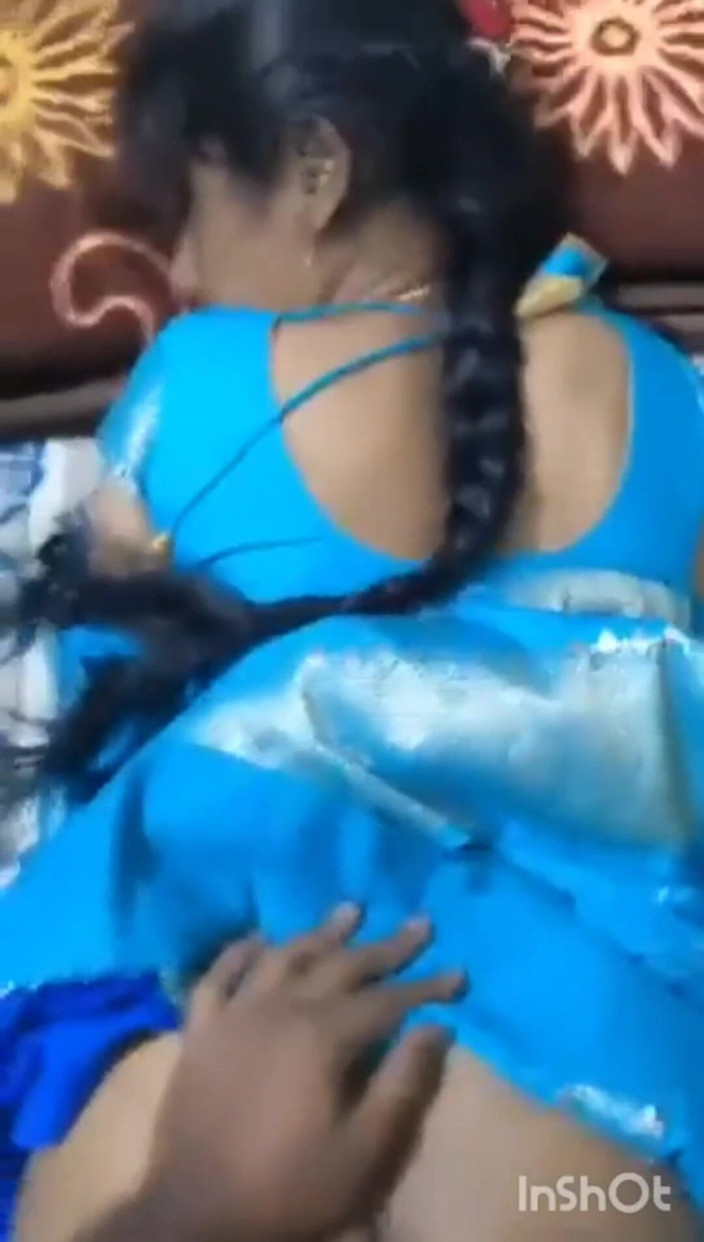 Benita sweety: Video pancutan belakang panas Mallu