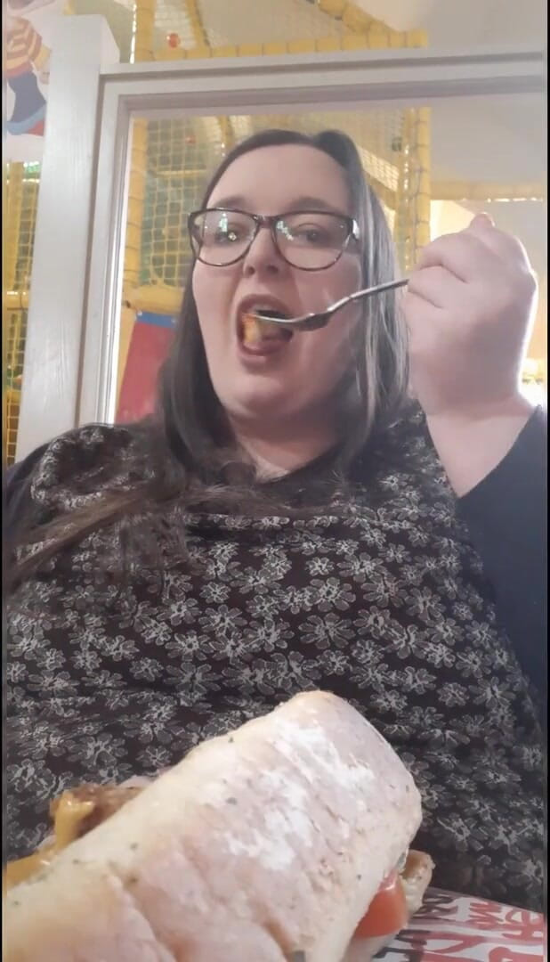 SSBBWLadyBrads: SSBBW secret filming of meal with stepfamily (This video has no...