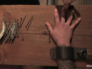 Wired Pussy by Kink: 尋問