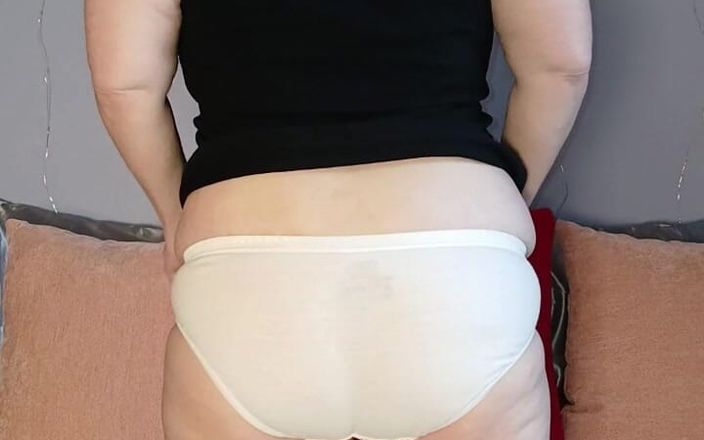 Elianna: milf(चोदने लायक मम्मी) Panty Show