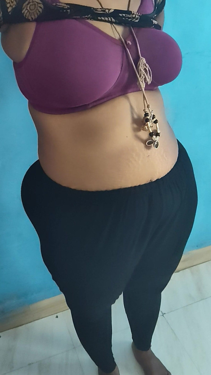 Tamil lesbian: 穿着德西与大屁股和胸部