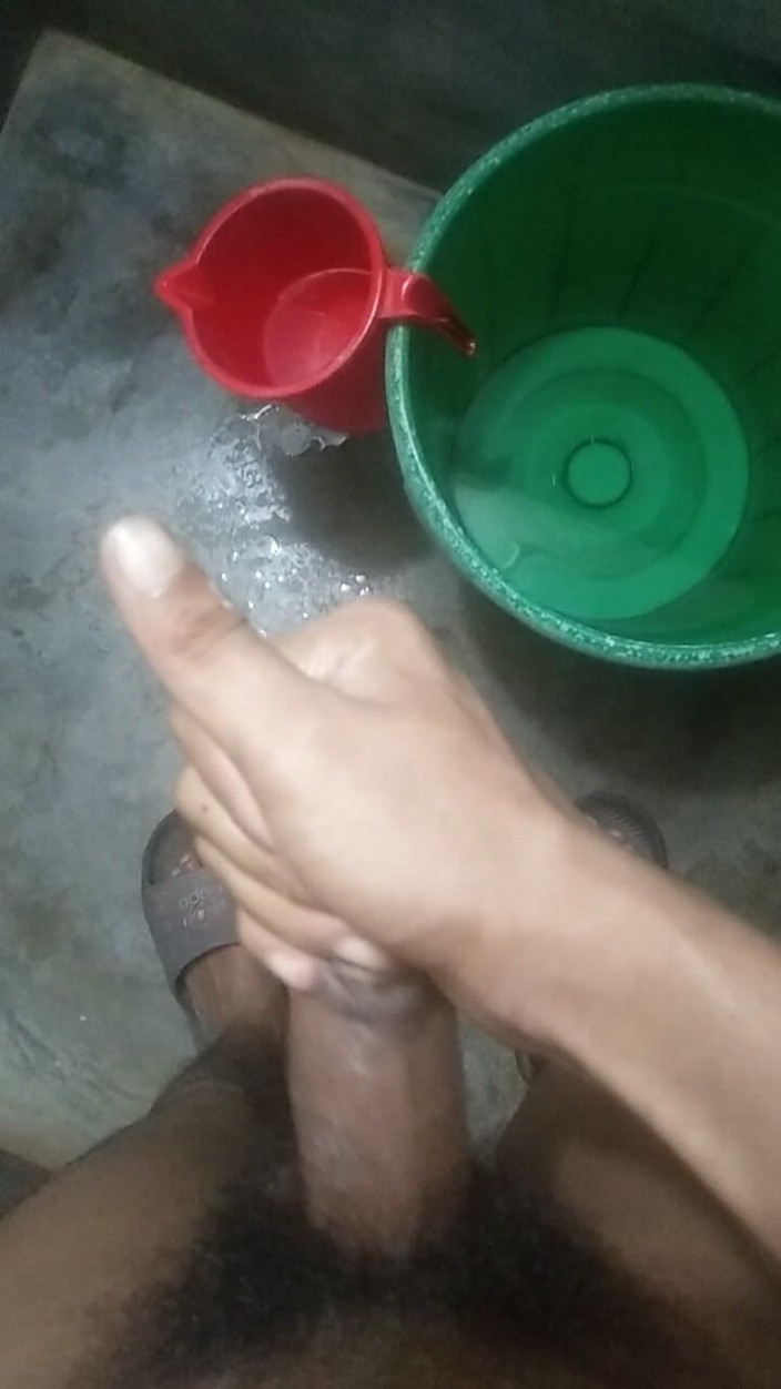 Viral_tiktokar: 夜はできなかったのでトイレに行きました