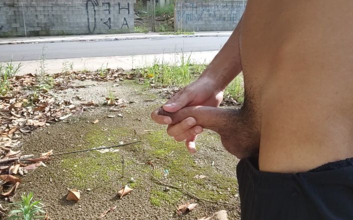 Lekexib: Masturbación con la mano en la calle