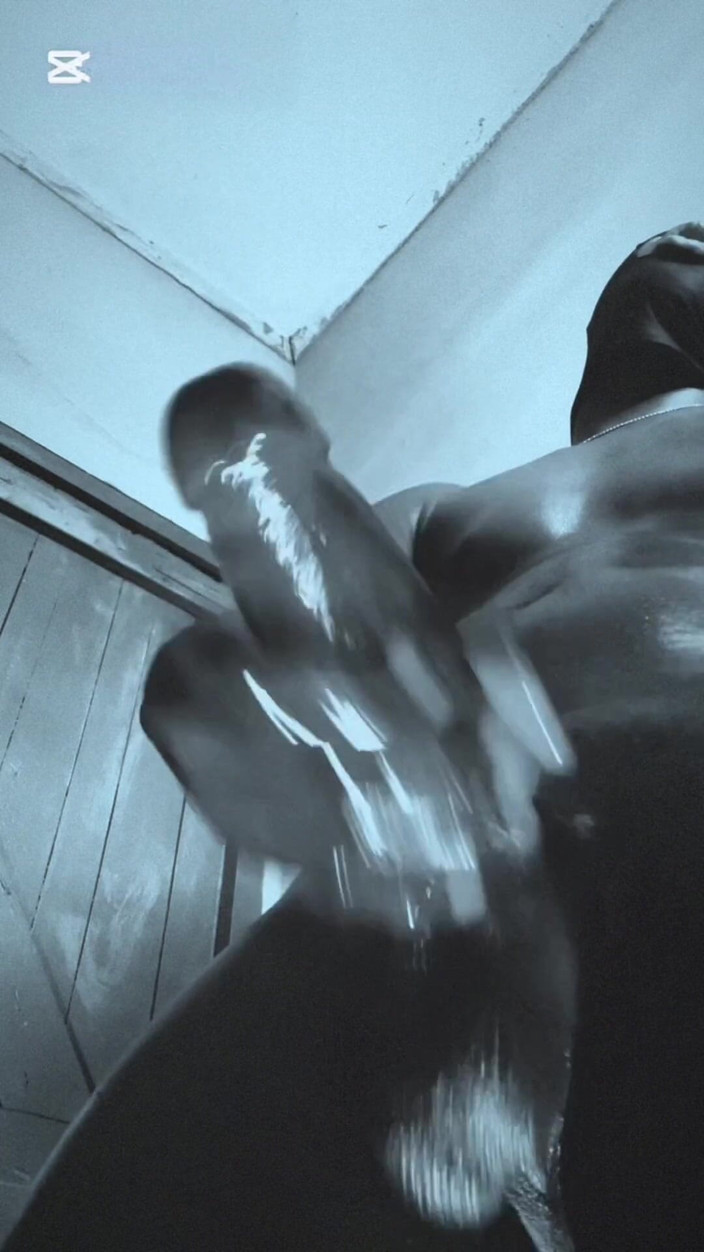 Bbc-godaddy: Část 2 Mistr Chovatel velkých černých ptáků hladí a šuká ho drsně, dokud...