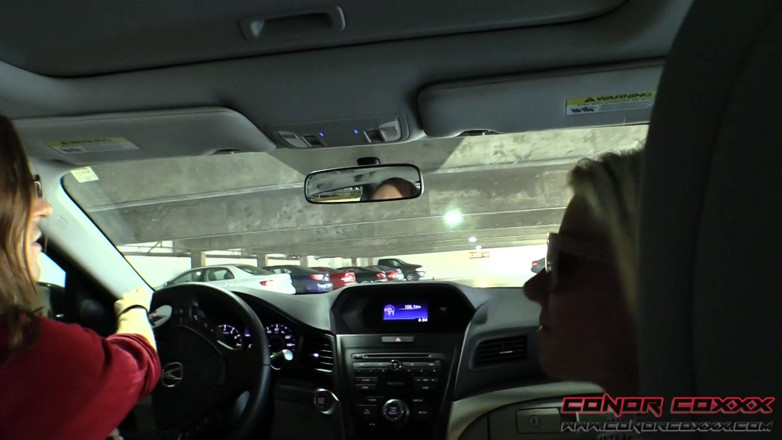 Horny Household: Madrastra recompensa a hijastro con en coche