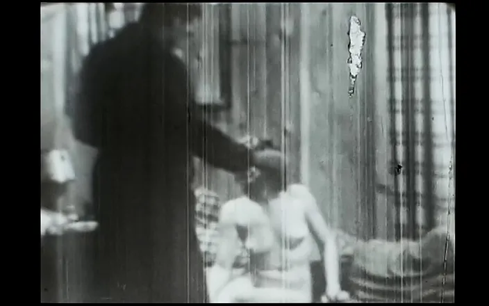 Close Encounter Vintage: Vintage Porn Retro Erotic Theatre - Making Love at the Cabin