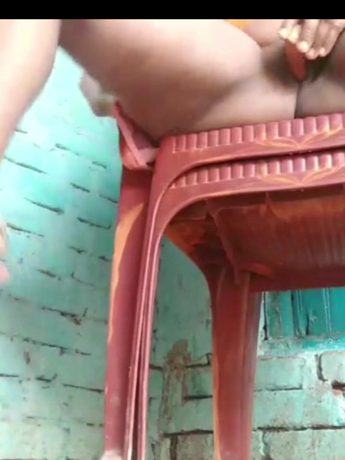 Rakhi3e: Moje mládí je velmi žíznivé