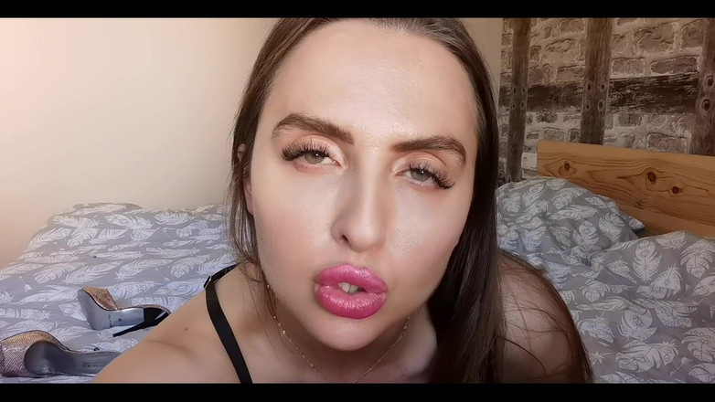 Goddess Lena: Sborra per i miei piedi in nylon apprezza ogni mi...