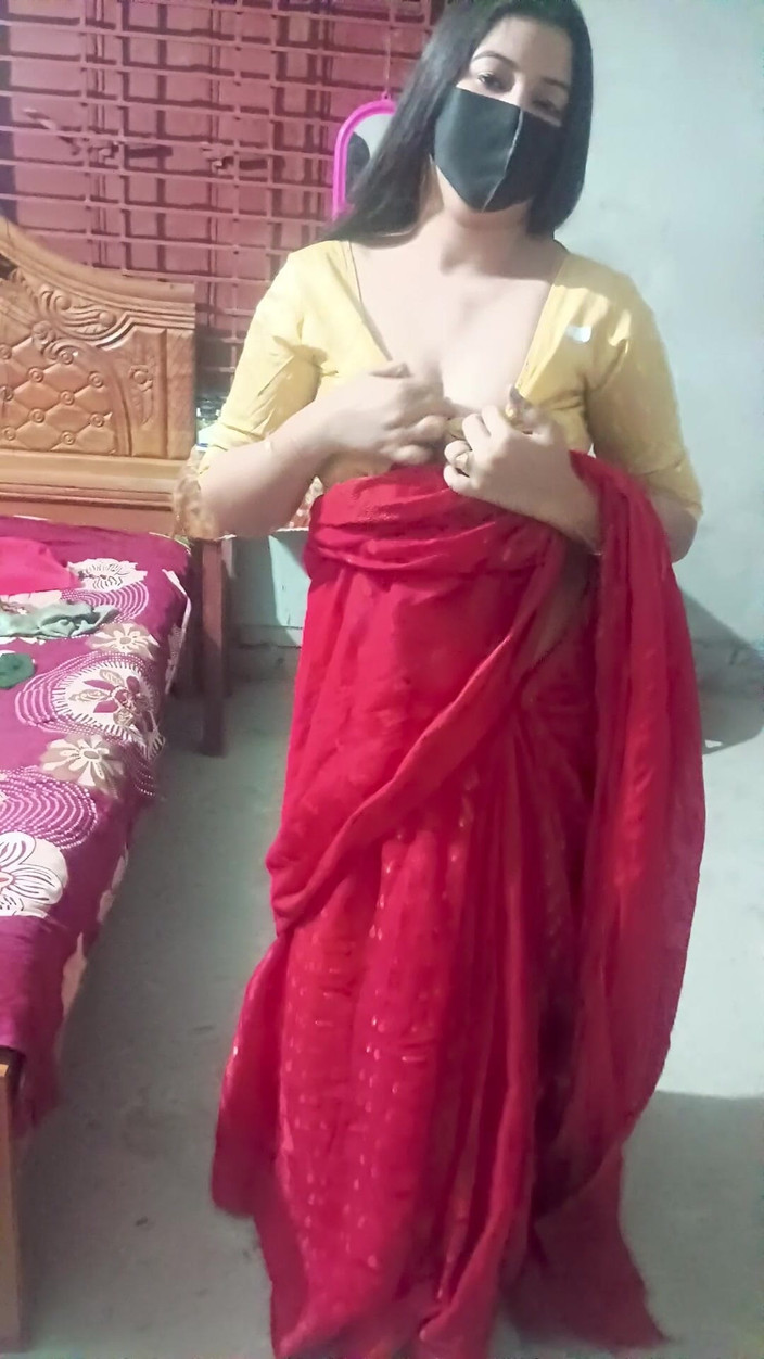 Taniyaxx: Мачеха из Бангладеша дрочит