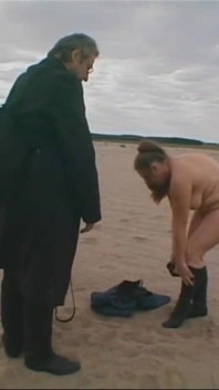 Culo grasso e sculacciate - Sulla spiaggia