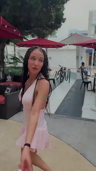 陽気なカリフォルニア美女が休暇中にあなたを満足させる