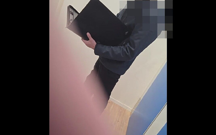 AntoGoesHunting: Volal ženatým školníkem kvůli úniku a pak zůstal na kávu a poté kouření