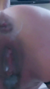 Jack Walker, premier gangbang de grosses bites noires
