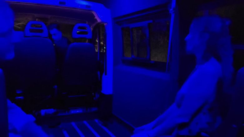 Raquel Van Zant: Raquel Van Zant, chaudasse mariée, a besoin de rentrer chez...