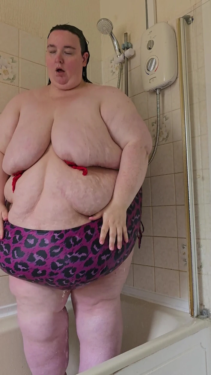 SSBBWLadyBrads: SSBBW Sensual Shower Nipple Tassles