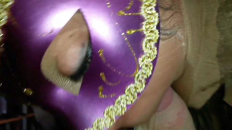 Nylon Xtreme: Tan double nylon pantyhose blowjob