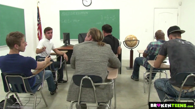 Broken teens: Sheena Ryder hat ihren gangbang-spaß im klassenzimmer