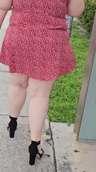 Fat Woman Met Black Man at the Bus Stop, Took Him Home, Jerk off His Cock and Empty His Cum Her Pussy & Used It to Masturbate