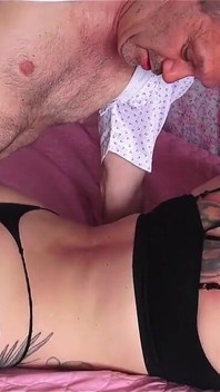 Glamping membawa kepada assjob dan creampie