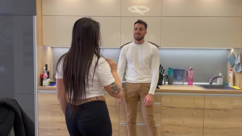 Francis X official: Futai anal cu agent imobiliar