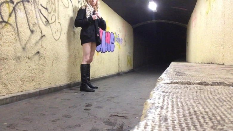 The Midnight Minx: Crossdresser - themidnightminx punheta subterrânea