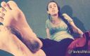 Flawless Melissa: Dirty Feet Slave - Lick Them Clean