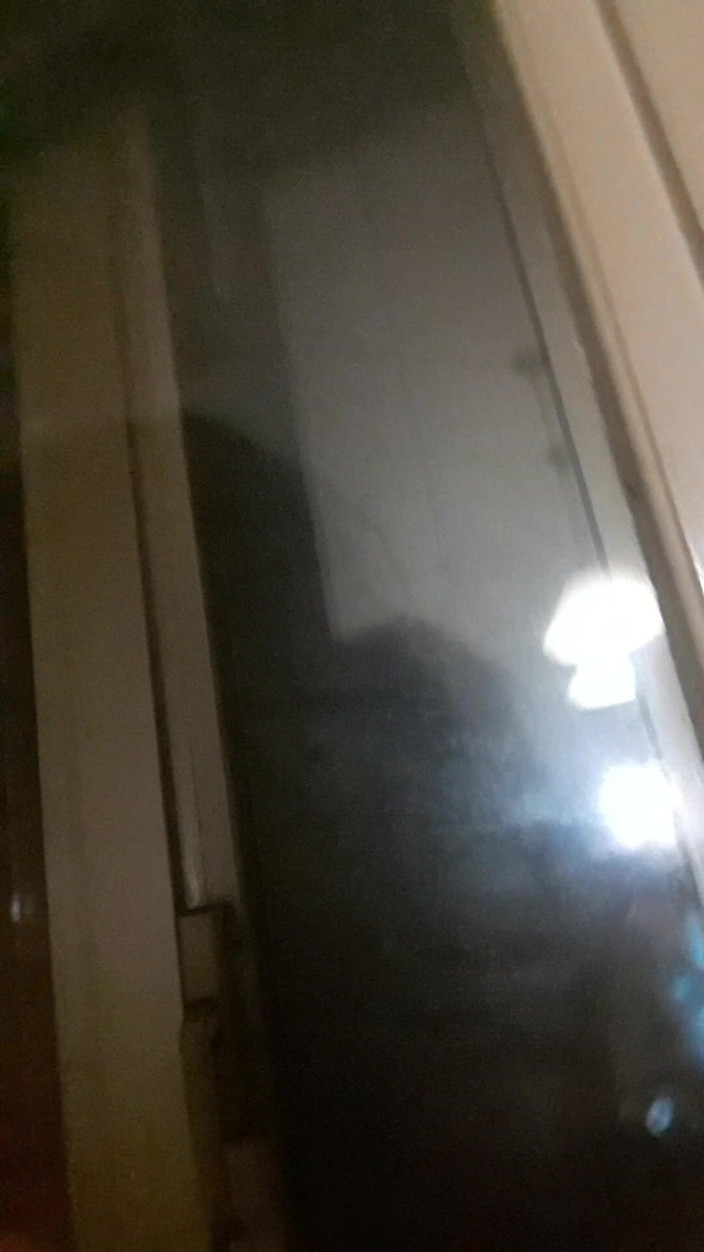 WEBREGINETTA2023: Відео, що бризкає об вікно