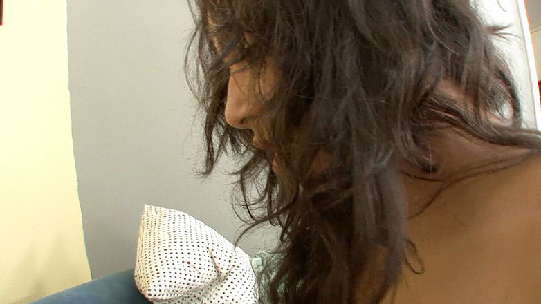 Time To Jerk Off: Маленька молода брюнетка любить відчувати товстий член