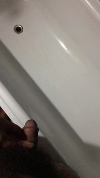 Pipì Nella Vasca Da Bagno