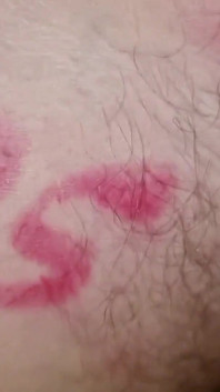 Bij stiefmoeders huis vond ik haar slipje dat poesje ruiken
