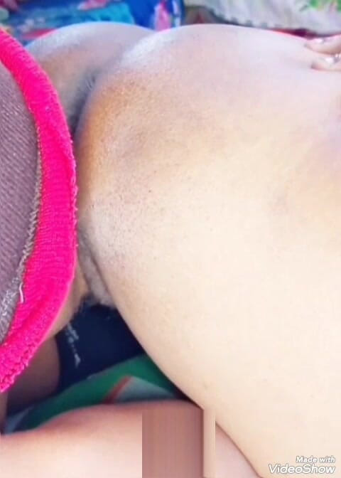 Busyperera: सेक्सी प्रेमिका वेलेंटाइन वेकेशन पर हार्डकोर चूत चाट रही है