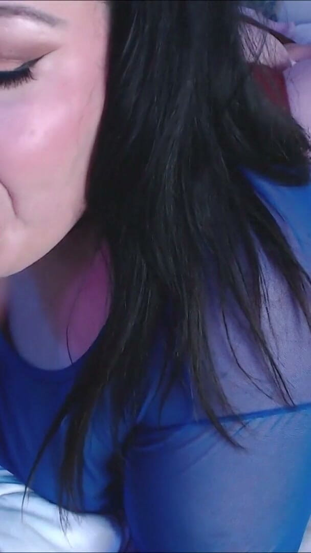 KikiPlumpAss_FH: Menghisap dildo besar baru saya