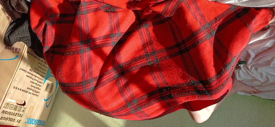 Lesbian-candys: 我发现我的女同性恋室友在封面下，并用他们的性爱自慰