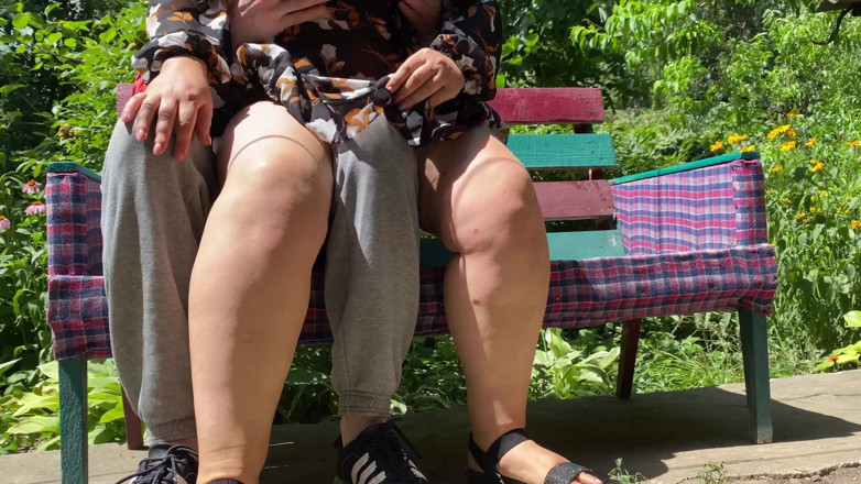 OurFetishLife: Wspaniała naturalna milf z piersiami dała mi złoty prysznic w...