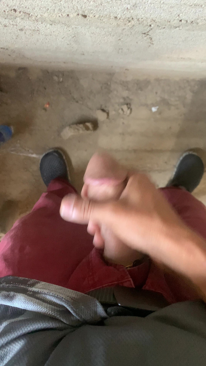 Preek Fans: 미완성 건물에서