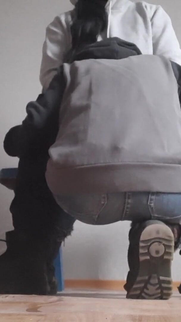 My Married Neighbor Licks My Pussy in Her Uninhabited Apartment so That Her Husband Doesn't Find Out About It (Lesbian-candys)