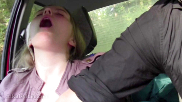 Young natural hitchhiker girl