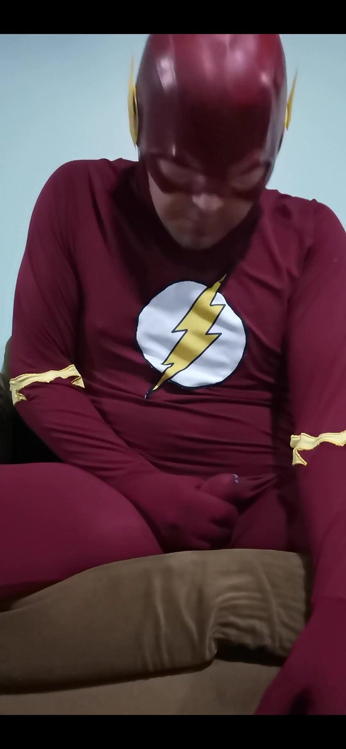 Rokkuman: Flash Cosplay masturbează