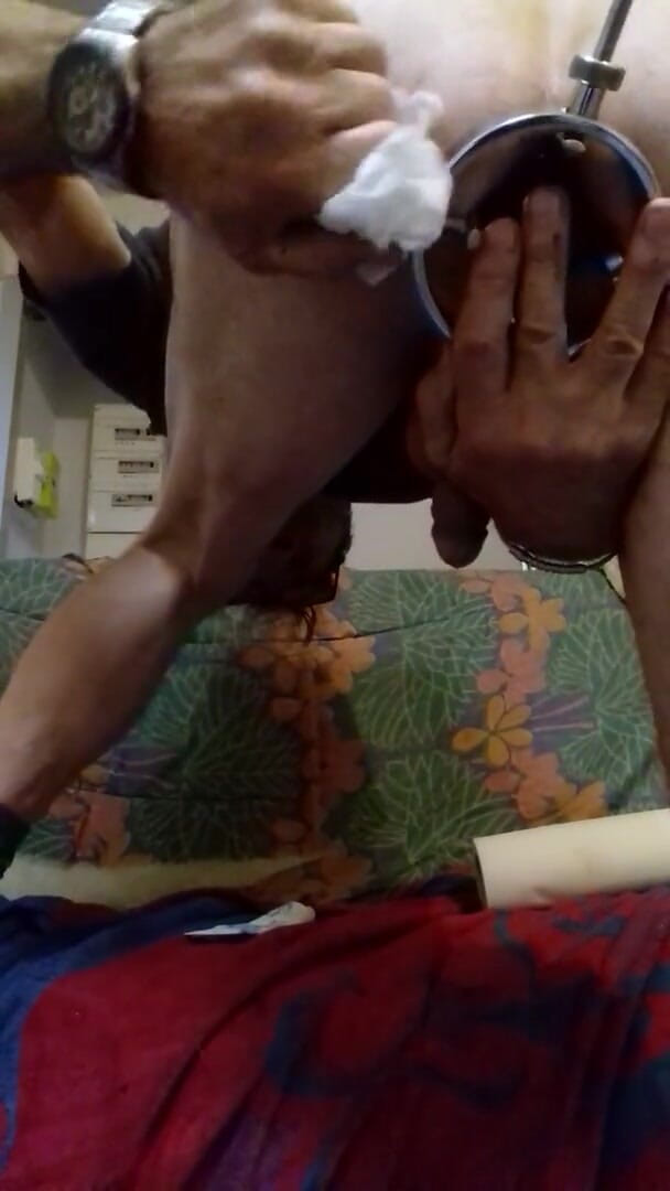Charlotin: Stretching my ass with speculum