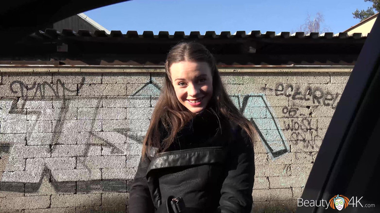 Teen Mega World: Bellezza cowgirl al contrario
