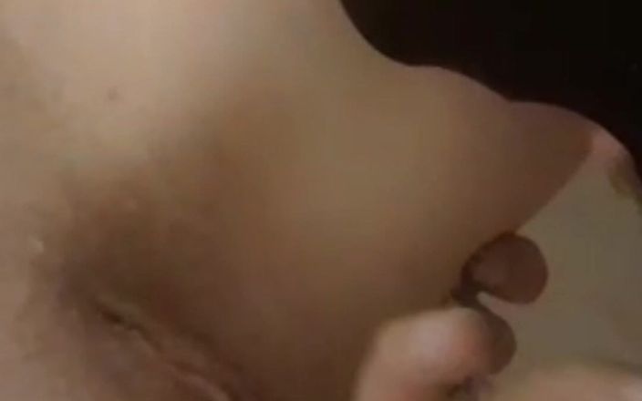 MilfBella: Chúng tôi tắm cùng nhau và không thể không làm điều đó