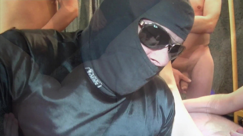 Fickparty: Hot Sluts Ready for Gangbang