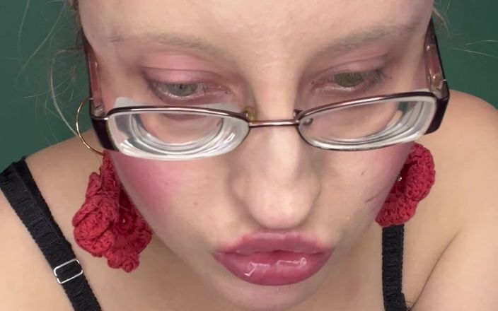 FinDom Goaldigger: बड़े चश्मे में बड़ा बबल गम भाग 2