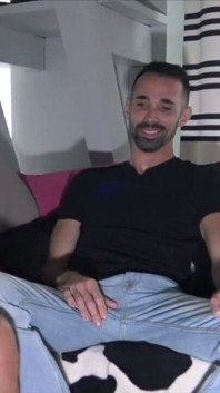 Bucurați-vă de acest amator porno francez uimitor fără prezervativ cu tipi atât de sexy