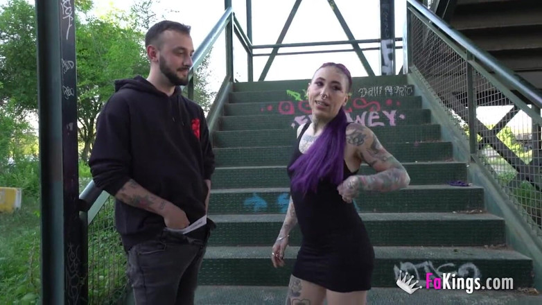 FAKings: Barbara wants to break limits: her first sex!
