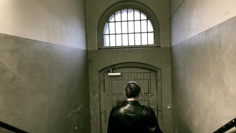 Mistress April: Dominatrix Paní April - použitá a potrestána - Cell45