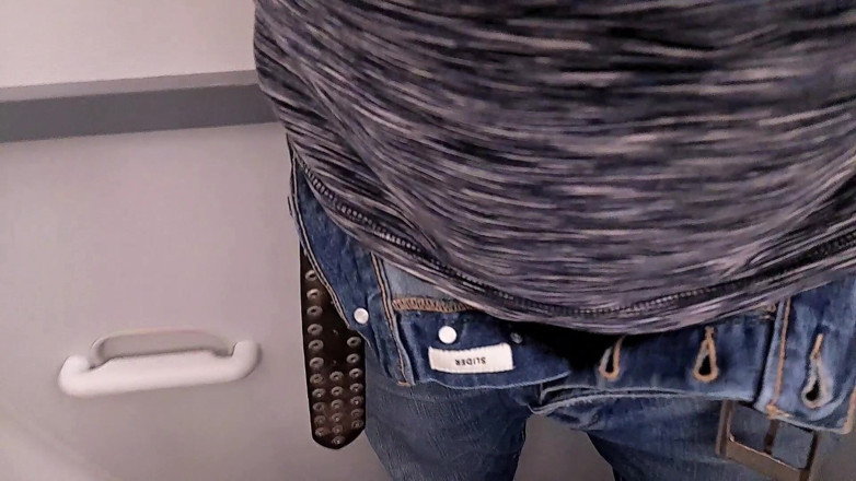 Master Drex: Pissing in plane