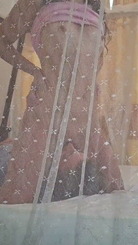 タイで観光客の顔に座って何度もオーガズムを経験すること