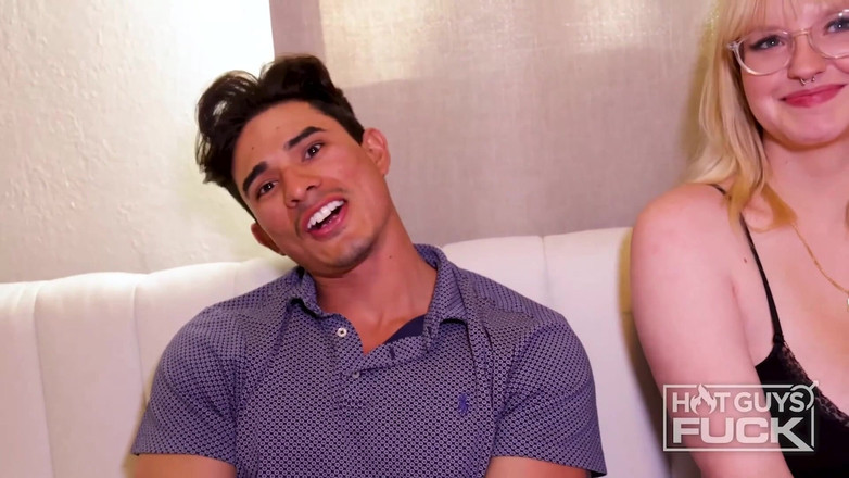 Hot Guys Fuck: Vysoká škola fotbalová hvězda zkouší peruánskou zrzavou kundičku