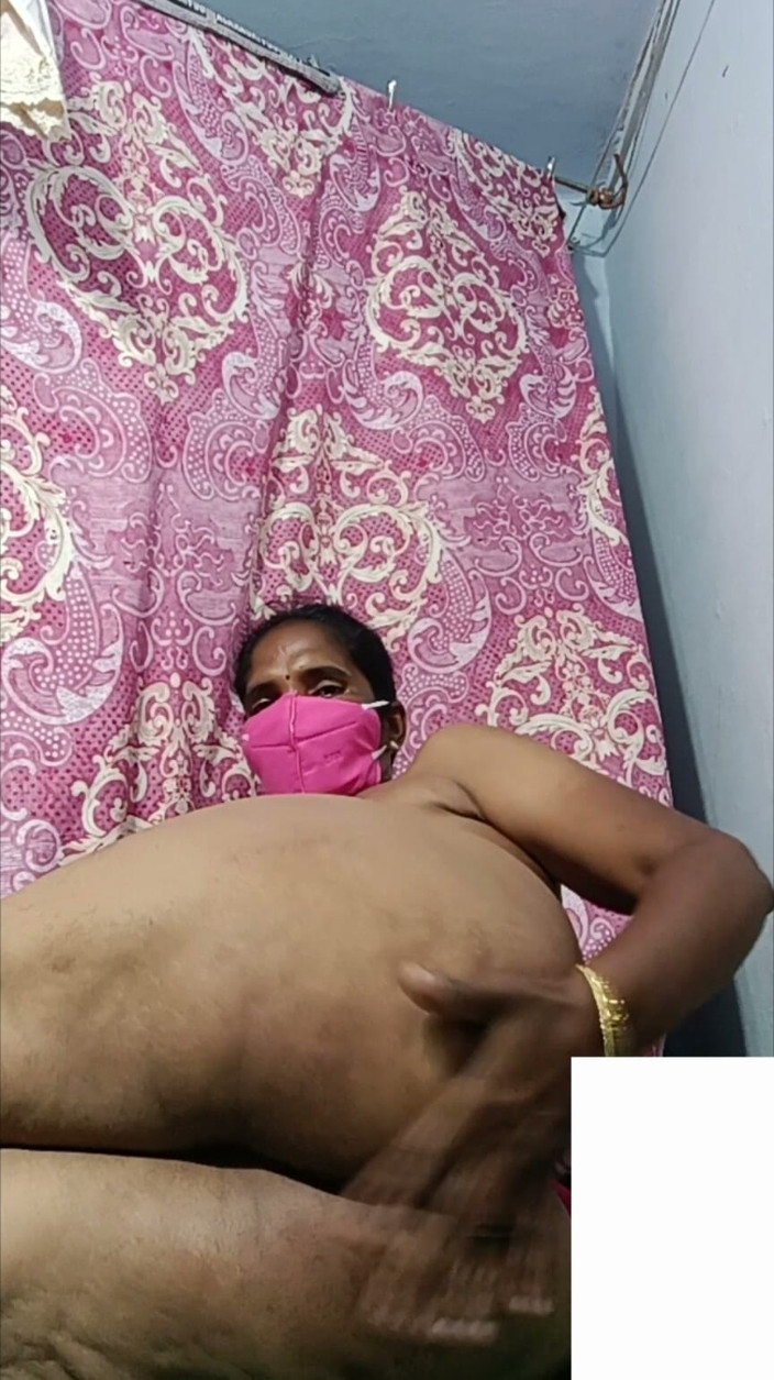 Jayaselvi: Sexy Pussy Showing in Video Call